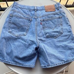 VINTAGE Levi's 550 Light Blue Denim Shorts size 12 32 waist